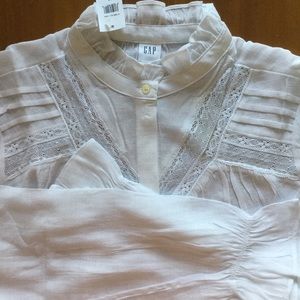 NWT - Gap white blouse - M